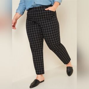 Old Navy Black Checkered Ankle Pants